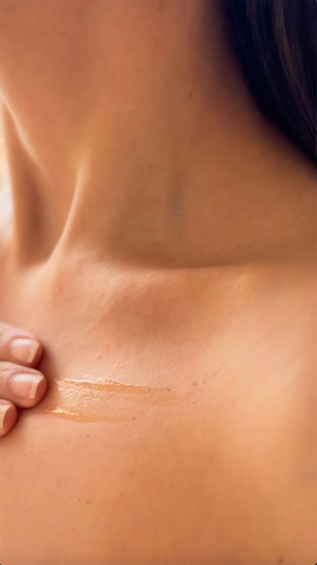 A few drops of boofootel body serum is all you need for smooth, glowing skin