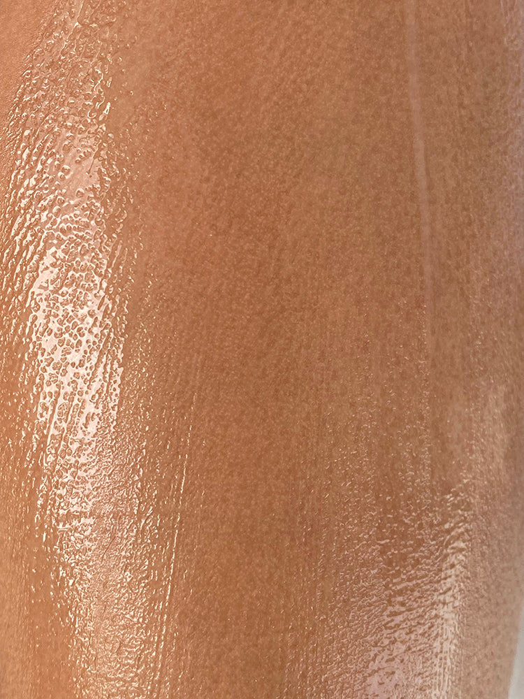 Soosmooth Body Serum on skin