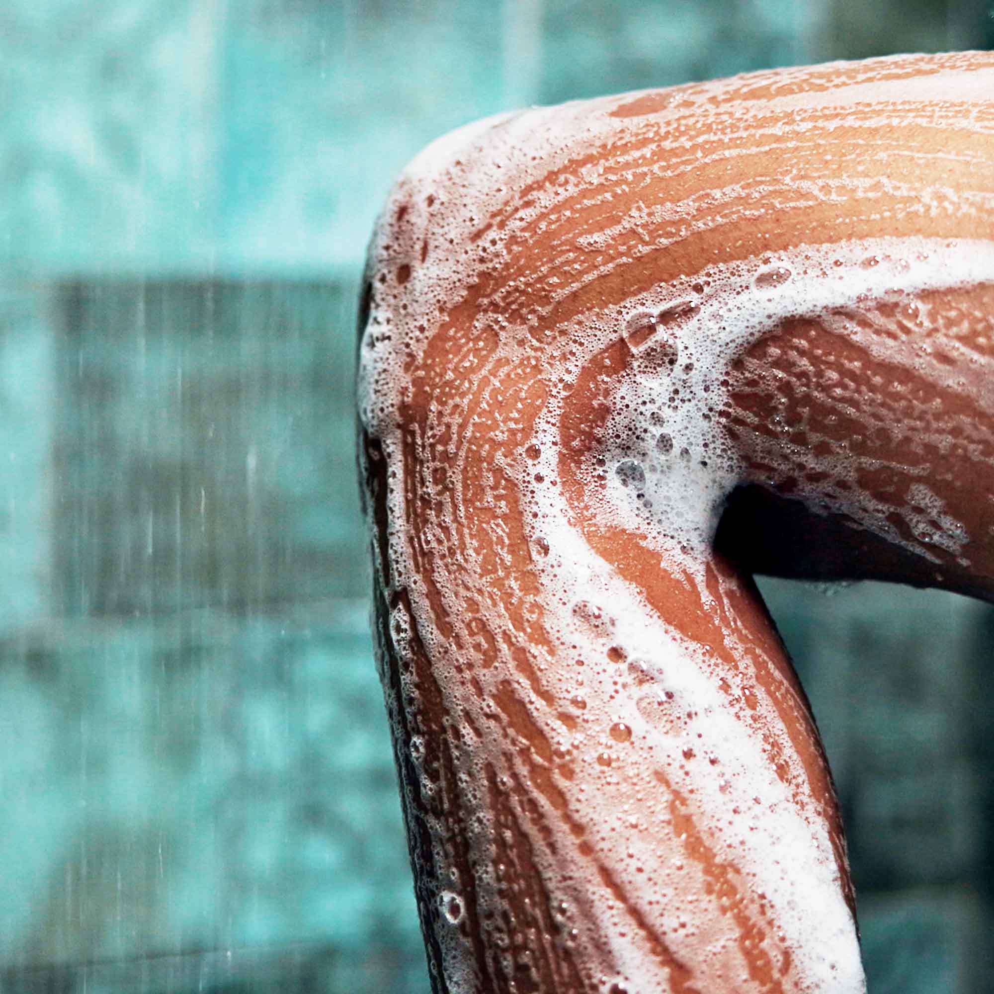 Boofootel Soopersmooth body serum treats strawberry legs and KP