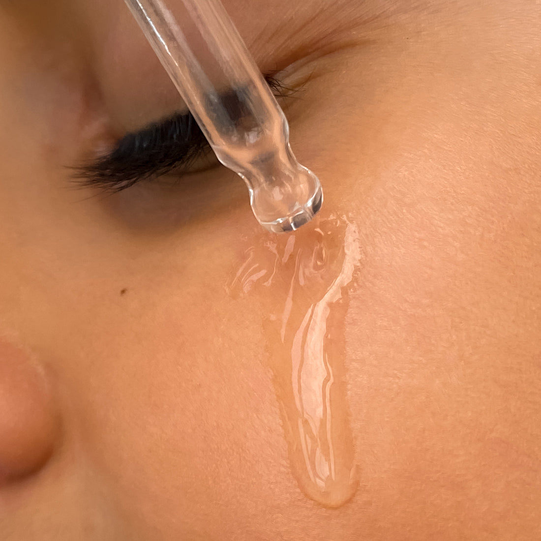 Boofootel face serum texture on skin